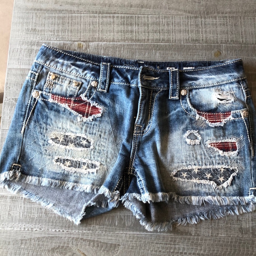 Miss Me Jean shorts size 28